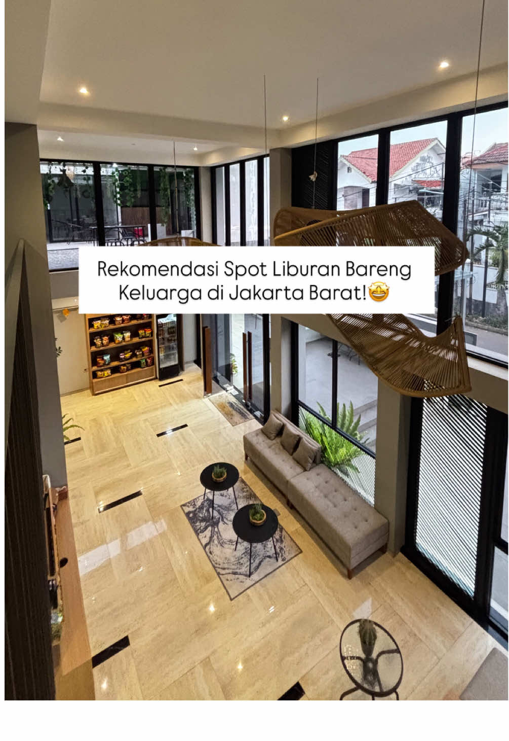 Rekomendasi Spot Liburan Bareng Keluarga yang ada di Jakarta Barat! Pertama ada Edokko Lippo Mall Puri tempat bermain dan belajar anak dengan konsep jejepangan dan Super Park Puri Indah Mall 2 ini playground yang bisa untuk dewasa juga!  Nah Liburan bareng keluarga lebih lengkap sekalian staycation di URBANVIEW Hotel Puri Indah di Jalan Penyelesaian Tomang II  Staycation ini bisa lebih hemat, karena aku bookingnya lewat Aplikasi RedDoorz dan ga lupa juga pakai kode promo YUKNGINEP. Hotel ini punya area parkir yang luas, kamarnya bersih dan nyaman, ventilasi udaranya oke banget. di bagian kamar sudah dilengkapi smart tv dan amenitis juga. Save and share video ini ke bestie atau keluarga kamu yang mau diajak liburan ke Jakarta barat! Happy holiday, RedTravelers! 🥳 #BukaSemuaPintu #RedTravelers #URBANVIEWPuriIndah