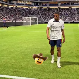 Mbappé moments drôles 😅 #football #Soccer #trending #viral #foryou 