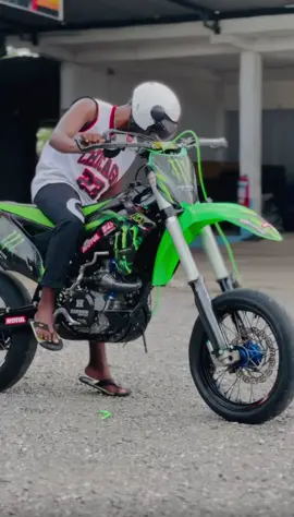 #Kx450f🧨😮‍💨 #kavasaki #10million #viralvideo 