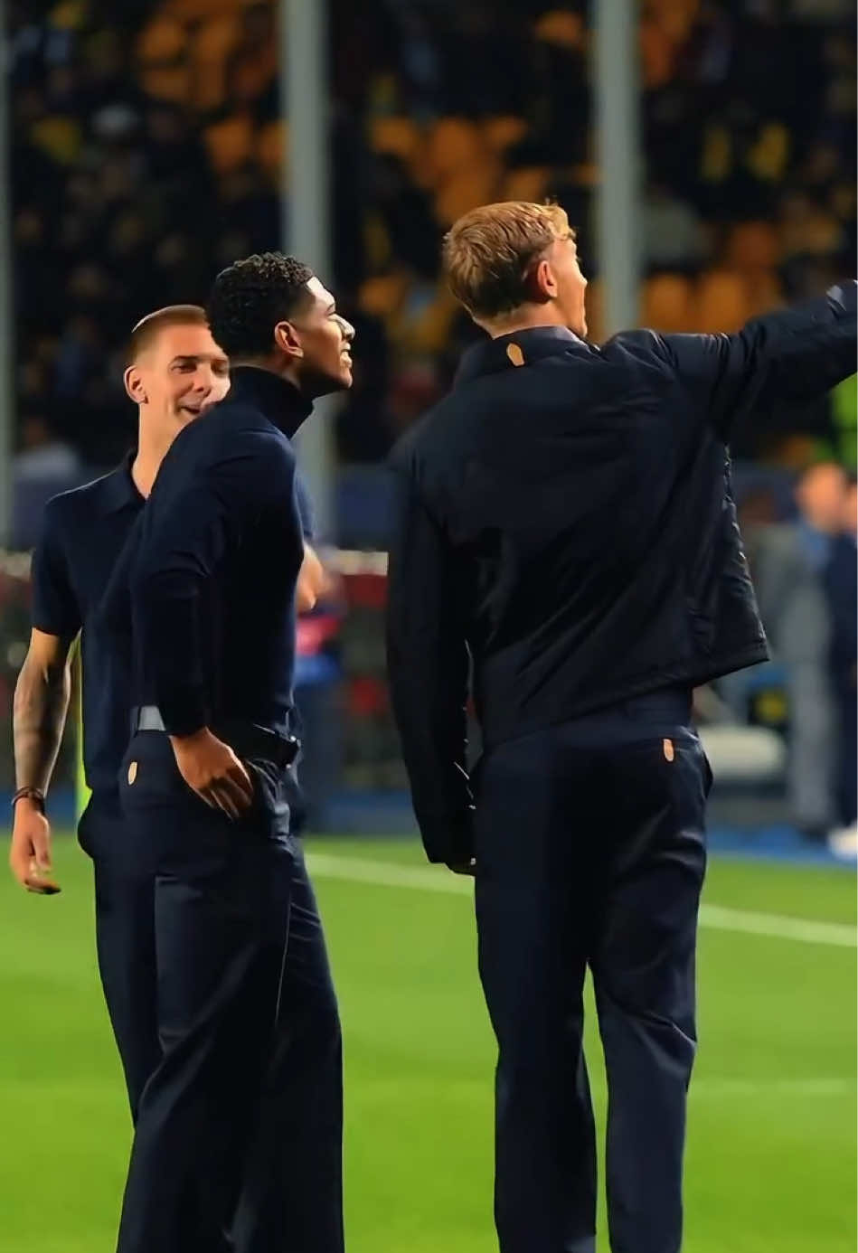 Jude, Dean, and Franco greeting Dean’s dad in the stands before the game👋🤍 🎥©️: rakhimberlinarm, aianskiy #judebellingham #realmadrid #bellingham #fypシ゚ #judebellinghamedit  