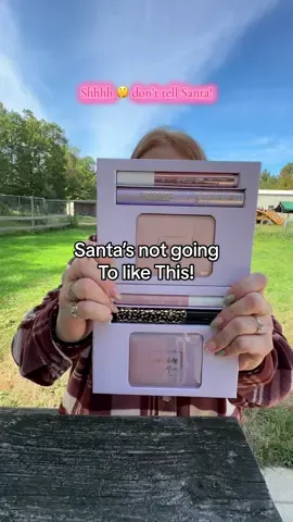 Santa’s not going to like this 💄🎄 snagged it early! #holidaygifts #beautyfind #tarte #tartecosmetics #tartebundle @tarte cosmetics 