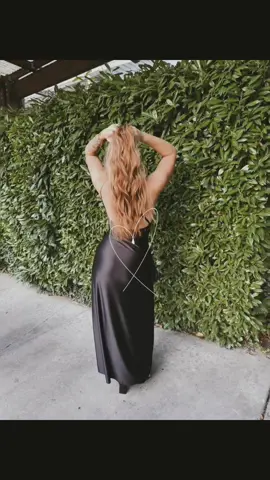 This dress is everything 🖤#weddingguestdress #weddingguest #dresstoimpress #Loveyourboobs 