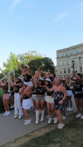 BID DAY!💙⚓️ Welcome aboard to all of our new members! We are so excited to have you!!🫶🏼