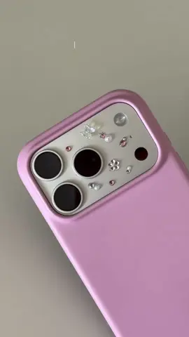decorate my iphone 17 pro with me 🎀 #iphone17pro #iphone #aestheticphonecase #pinkaesthetic 