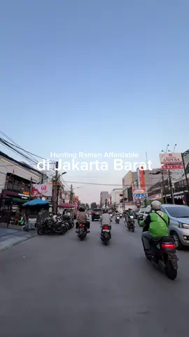 Rekomendasi Ramen Affordable di Jakbar yang ternyata ada hotel affordable deket situ cuma 100ribuan Makin hemat kalo kalian bookingnya lewat aplikasi RedDoorz dan Masukkan kode YUKNGINEP ! #BukaSemuaPintu #RedTravelers #UrbanViewGreenville 