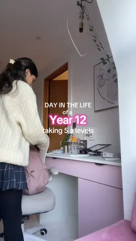 monday routine ft. @Medly #ditl #alevels #studywithme #study #sixthform 