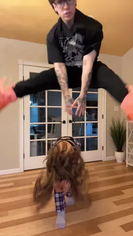 Who has the better dance moves? 👀