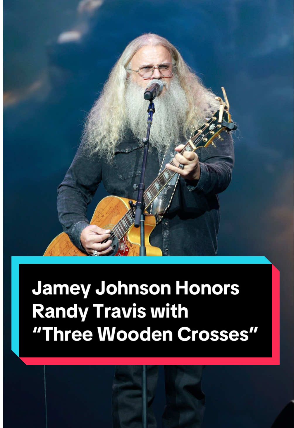 A beautiful rendition of #ThreeWoodenCrosses for #RandyTravis 💛 #jameyjohnson #ACMHonors 