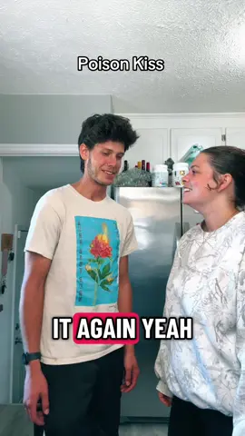 Poison Kiss. Who will win? Who will 💀?