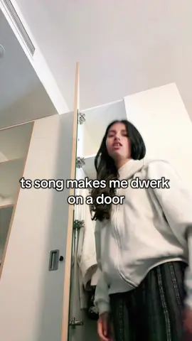 perrear perrear perrear #womeninmalefields #badbunny #SuperBowl #nfl #football 