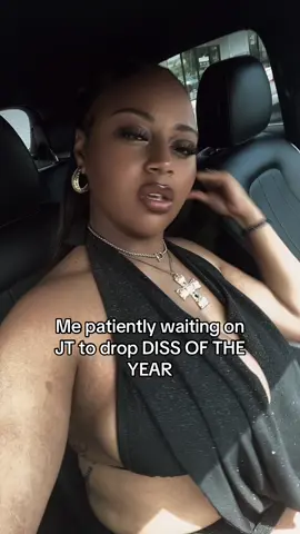 Cause let’s not act like she can’t PUSH THAT PEN TOO #jt #cardi 