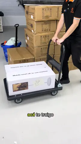 Con este carro de plataforma podrás cargar cajas pesadas sin mayor esfuerzo, ideal para potenciar tu trabajo 📦📦 Contáctanos al 71404016 📱 #carroplataforma #carretilla 