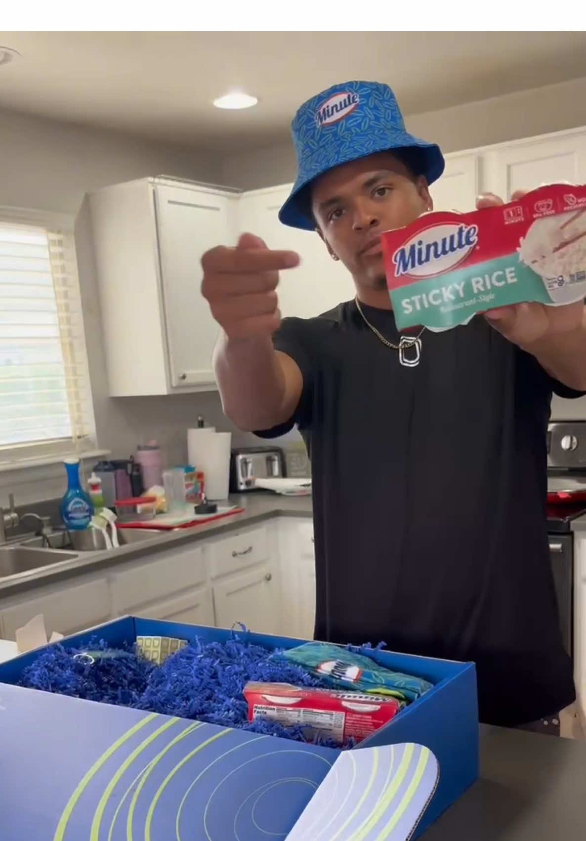 Not gatekeeping my go-to after the gym 👀 Minute sticky rice cups hits every time. Epic made easy. @Minute Rice #AD #MinuteRicePartner