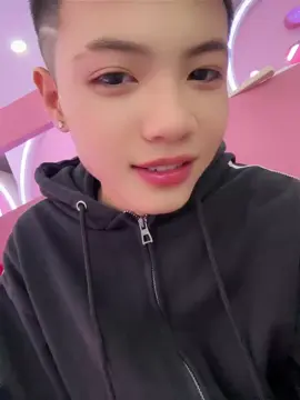 đeptrai quá ò #deptraichomotlikehihi