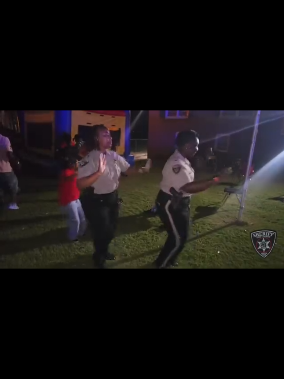 Getting Respect In The Hood of Macon, Georgia. #fyp #foryoupage #macongeorgia #policeofficer #urban #michaeljackson #crimeingeorgia #BlackTikTok #policeofficer #classicmusic #natekingakadukepritchard 