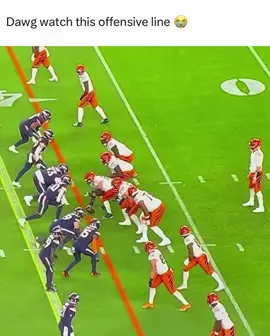 The more i watch the bengals the more i understand why joe burrow is always hurt #bengals #oline #blocking #nfl #nflmemes 