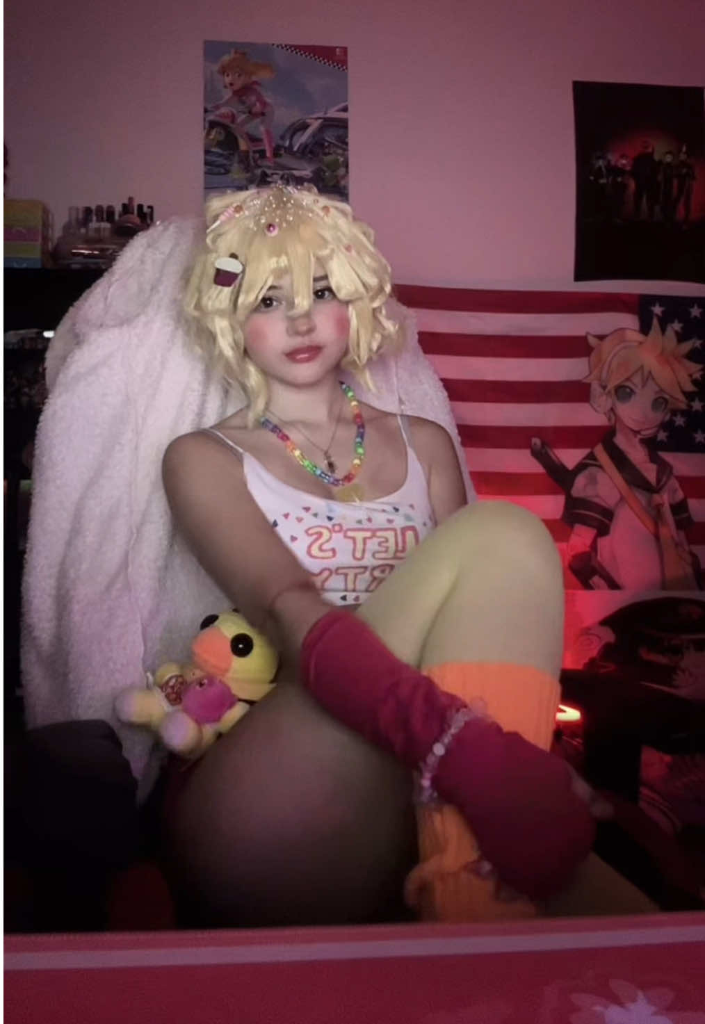 It’s just for the trend chat 😭🙏  #fnaf #fivenightsatfreddy #toychica #fnafchica #fnafcosplay 