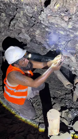 Underground mine tunnel boom #blackdiamond #hiddentreasure #Minecraft #secrettreasure #creatorsearchinsights 