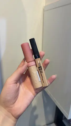 فقره السواتشز فقرتي المفضللله😋@Maybelline Arabia @christine.ksa #كونسيلر_كرستين #كونسيلر_ميبلين #christinecosmetics #fypシ #fyfyfyfyfyfyfyfyfyfyfyfyfyfyfyfyfyfy  @ڤان🧑‍🎨  @ڤان🧑‍🎨 