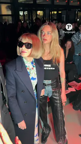 ✨ Cara Delevingne et Anna Wintour au défilé Stella McCartney ✨ Moment mode incontournable : Cara Delevingne et Anna Wintour ont été aperçues ensemble au défilé Stella McCartney lors de la Paris Fashion Week 🇫🇷👗. Entre audace et élégance, elles ont attiré tous les regards sur le front row 📸. 👉 Vous validez ce duo iconique de la mode ? 😍 #Purepeople #Bestimage #CaraDelevingne #AnnaWintour #StellaMcCartney    