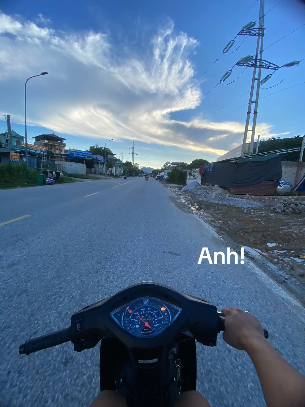 #xinloi anh chỉ là 1 thằng đi xe wave!