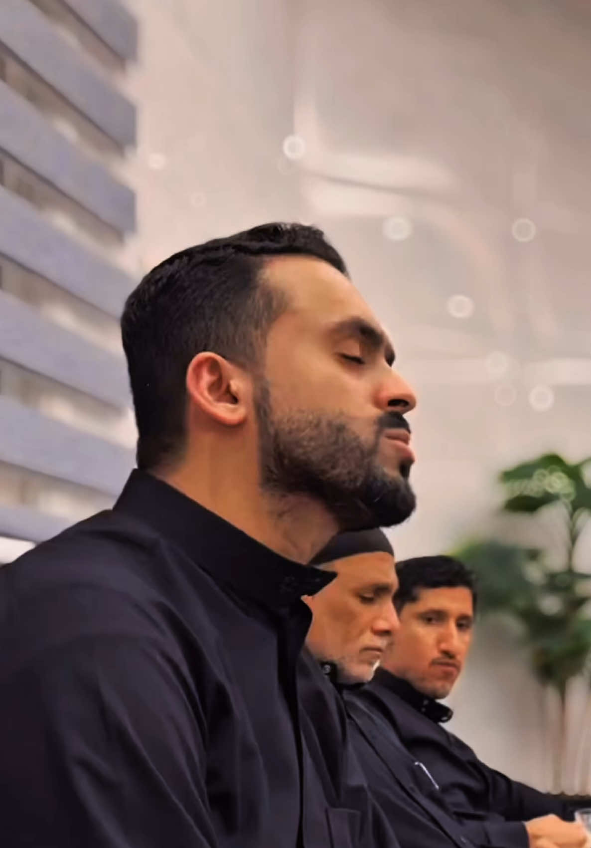 ورا الباب اختفت فاطم 💔 #حاتم_العبدالله #فاطمة_الزهراء #شيعة #باسم_الكربلائي #explore 