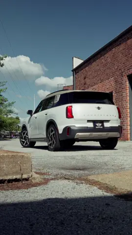 Nothing says classy like the MINI Countryman S in Nanuq White 🤍 Sleek, versatile, and ready for wherever the road takes you. Would you daily this beauty? 👀✨ #MINICountryman #NanuqWhite #MINILife #DriveMINI #CarTok 
