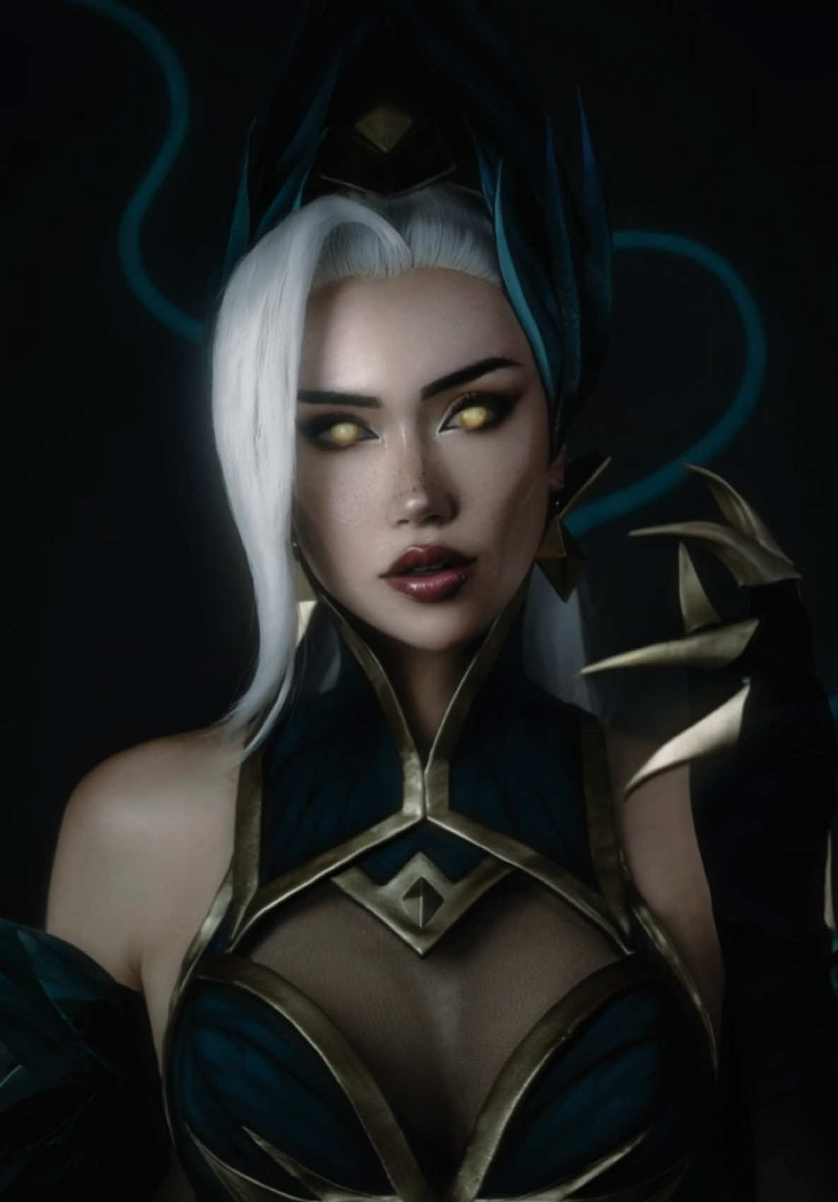 Coven Zyra cosplay transformation 💚 Love her so much, she’s my main so I had to do her justice #leagueoflegends #leagueoflegendscosplay #covenzyra #cosplay #zyra 