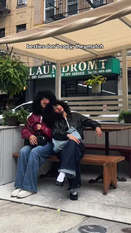 never copying ALWAYS matching 💌  @Elainne 🇩🇴  #fyp #relatable #BestFriends #curlyhair #falloutfitinspo 