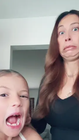 Comb Dani’s hair with us 🫶 #skatergirldani #sk8erbella #danisvlog 