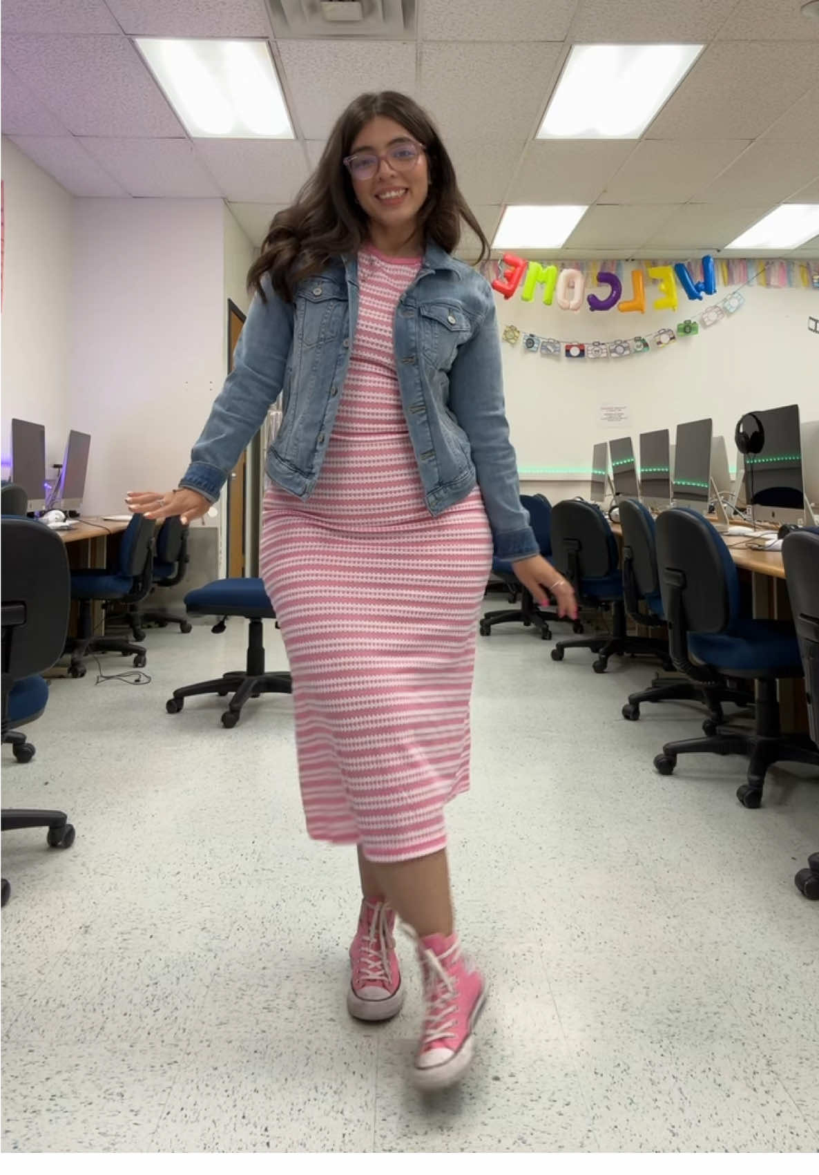 Outfit of the dayyy 💗 I was really feeling the pink this morning! #OOTD #teacheroutfit 