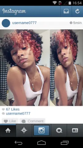 HAUURRRR IS CORAL PINK NOWW #skunkstripecurlyhair #skunkstrip #pinkcurls #3chair #curlyhair 