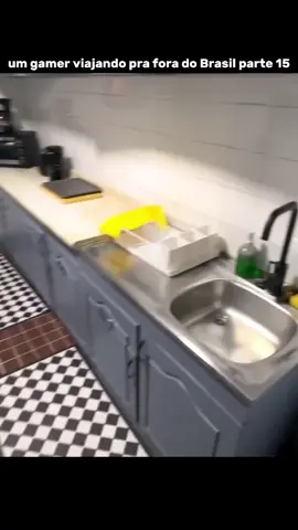 um gamer viajando pra fora do Brasil #xiteyy #viagens #viagem #morandosozinho 