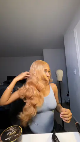 #stawberryblonde #blonde #wig #syntheticwig #fyp 