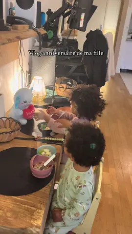 Regardez j’ai fais quoi à la licorne 😮‍💨 heureusement elle a que 3ans elle a pas capté #FamilyTime #girlsmom #anniversary #daugthers #fyp