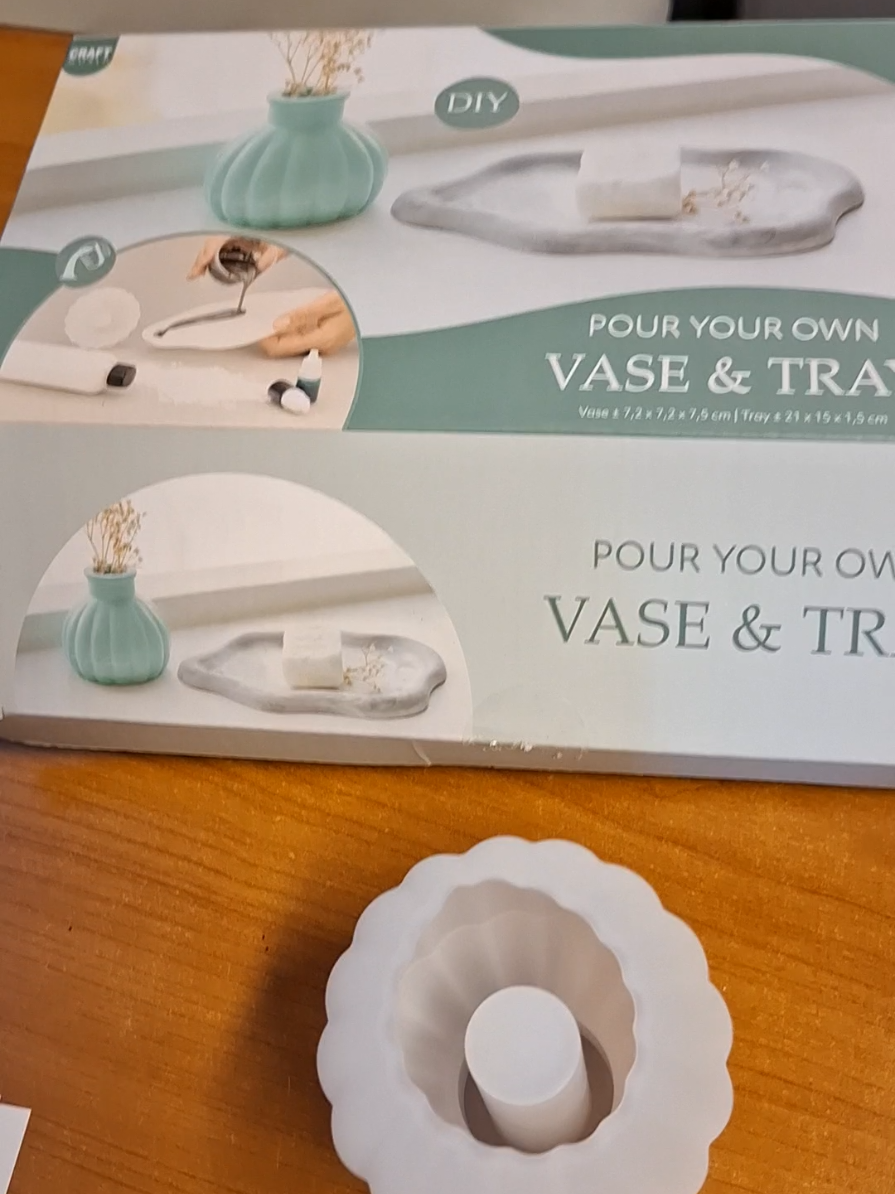 DIY action kit vase et plateau  #DIY #actionfrance #resine  @actionfrance 