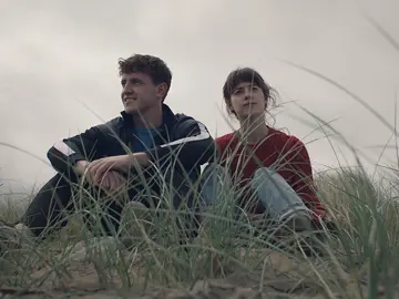 #connellandmarianne - fall in love again and again. #normalpeople #paulmescal #daisyedgarjones #connellwaldron 