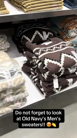 The men’s sweater section in old navy is not disappointing 👀👏 #oldnavy #sweater #OOTD #fall #newarrivals 🦌 