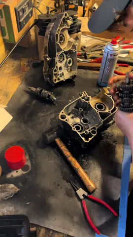 Changement de roulement de vilo de 125 dtmx démontage complet du moteur et remplacement #mecanique #pourtoi #moto #50 #125 