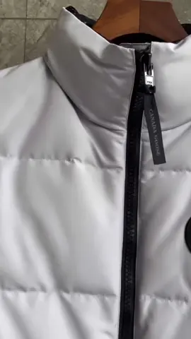 Canada Goose down jacket#canadagoose #downjacket #trend #fyp 
