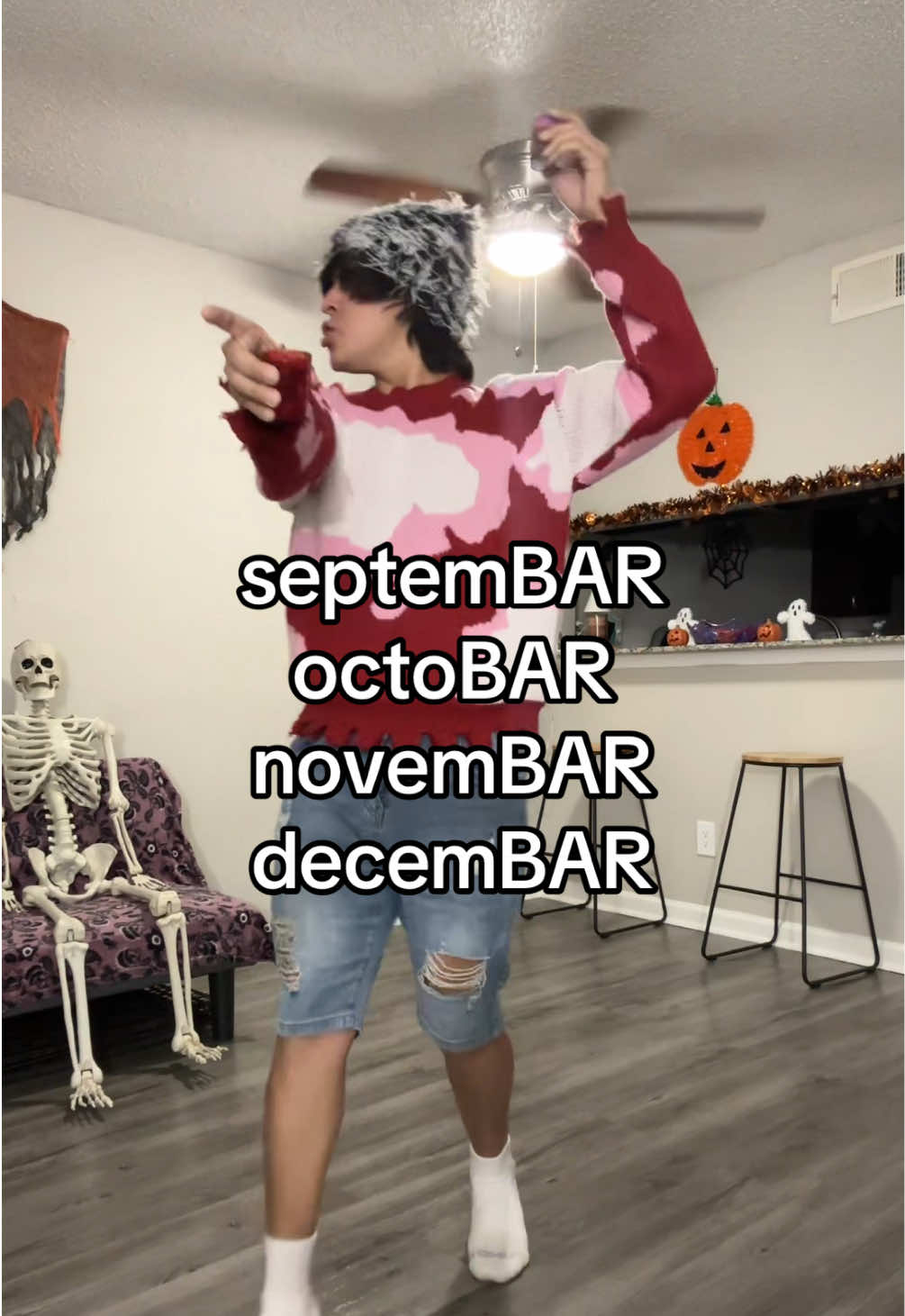 The only way I see these months 😎 #fyp #foryou #viral #bar #months 