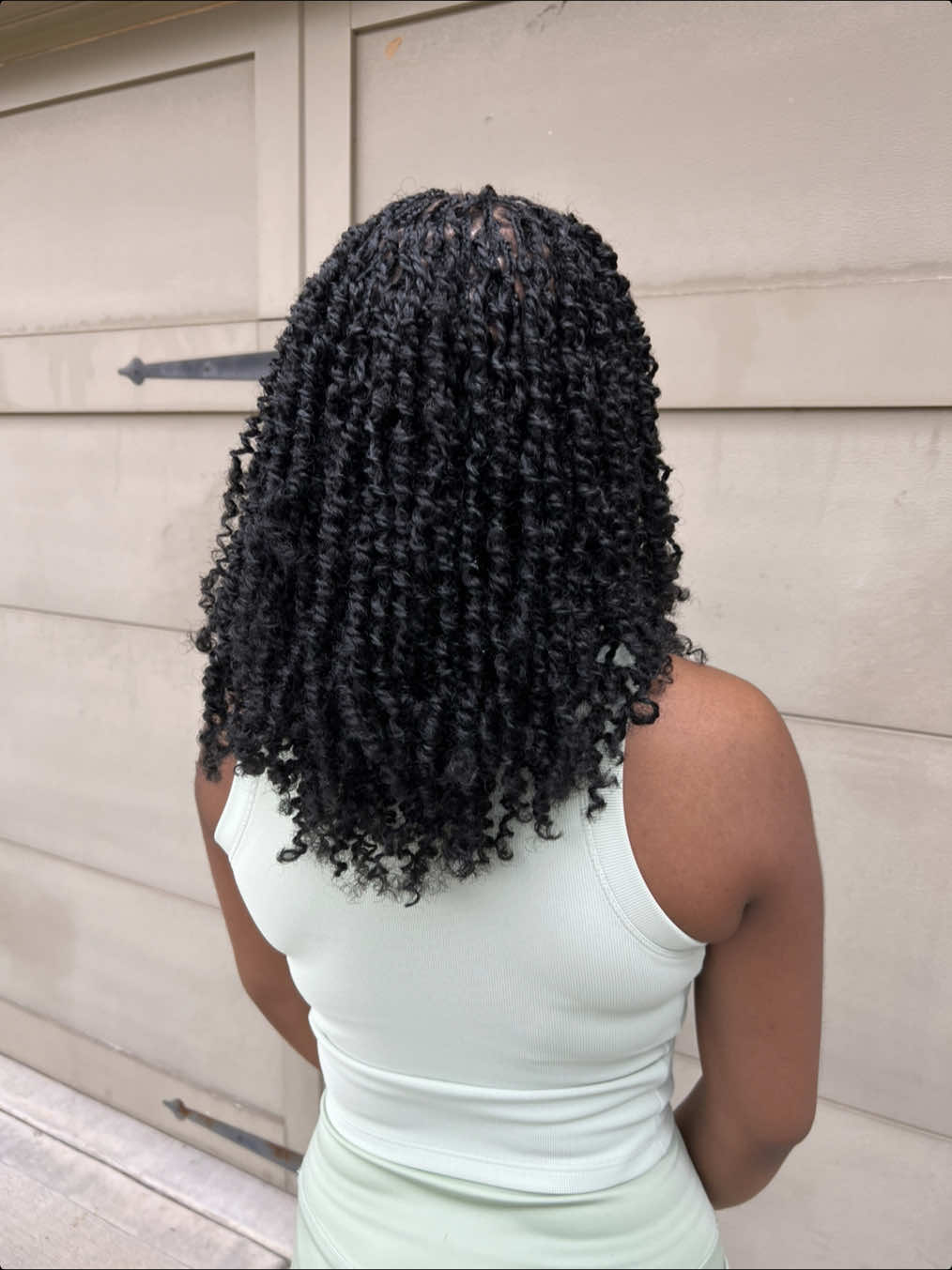 Book the look: small spring twists Appointments available! Visit www.braidsbybrandis.as.me to book your fall look! #braidsbybrandis #springtwists #atlantabraider #gwinnettbraider #twiststyles 