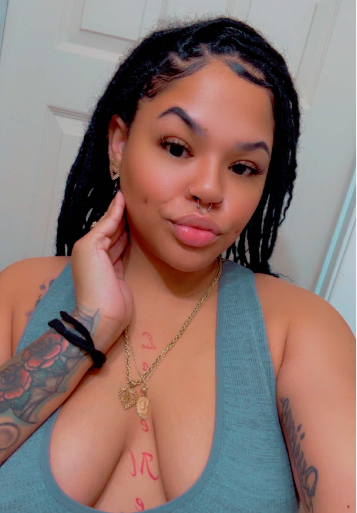 It’s the BLACK HAIR and the way I did my nails for meeeee 😩😏🥰🥰