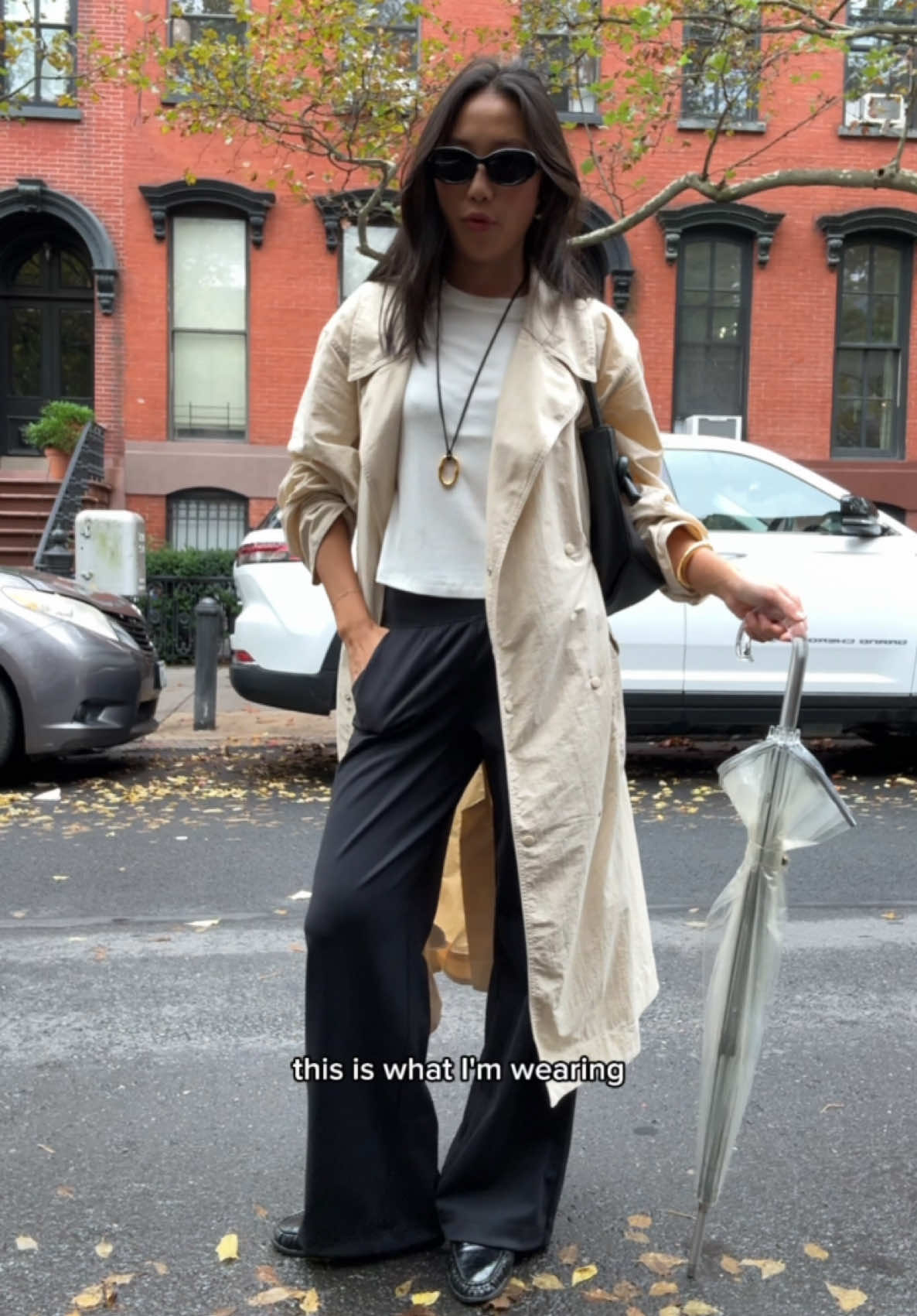 I could go to sleep in this entire fit bc it’s so comfy but also like so chic and sleek! @ATHLETA #AthletaPartner #PowerOfShe #workoutfit #corporatefashion #officeoutfit 