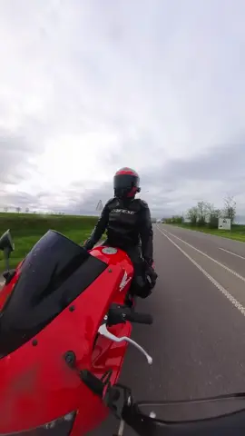 All you need are some open roads and good tunes 💯 🪖 RPHA 1 Nomaro  🏍️ @L3na.rr  #hjchelmets #motorcycle #helmetlovers #fyp 