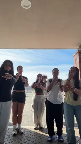 @AngelShaGz @nnalaniii @🫆🫆🫆 @𝓒𝓪𝓼𝓼𝓲𝓭𝔂 @kayvani #foryou #dance #lololol #trending #aura 