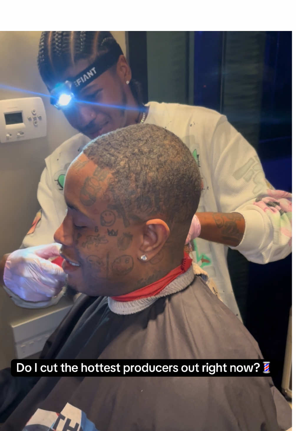 Do you think I cut the BIGGEST producers in the game?💈🎧🥁 #southside #steviej #wheezyouttahere #londonondatrack #wakeupf1lthy @YUNG DEE 