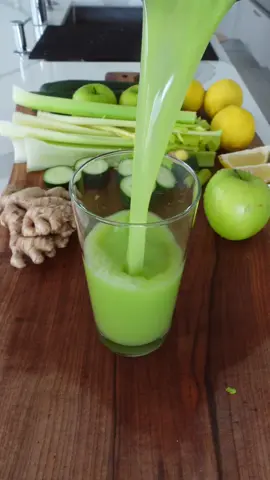Great juice recipe for joint pain and inflammation in your elbows, hands, knees, etc #healthy #juicing #nutrition #nutrition #healthylifestyle 