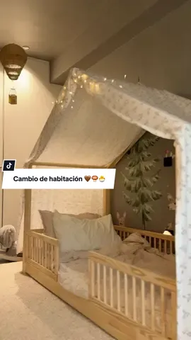 Ahora sí utilizamos su habitación más que como un cambiador, una zona tranquila, zona de juegos y la idea es que poco a poco haga sus siestas de día aquí porque seguiremos con el colecho por las noches hasta que ella quiera 🧸🤎🧸