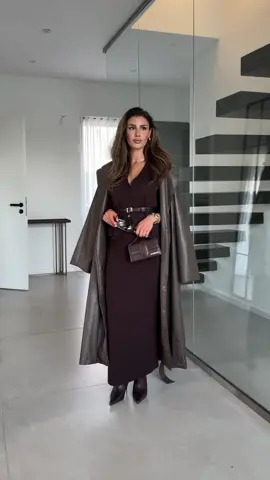 i‘m sorry. 🥹🤎🙆🏽‍♀️ #brownoutfit #autumnstyle #fashion #browncoat #fashiontrend 